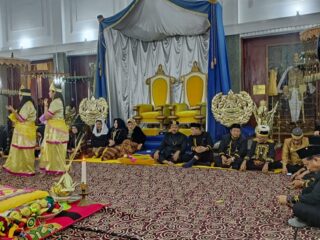 Seno Aji Hadiri Rangkaian Rangkaian Erau Adat Pelas Benua 2023